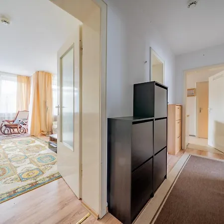 Private Apartment *